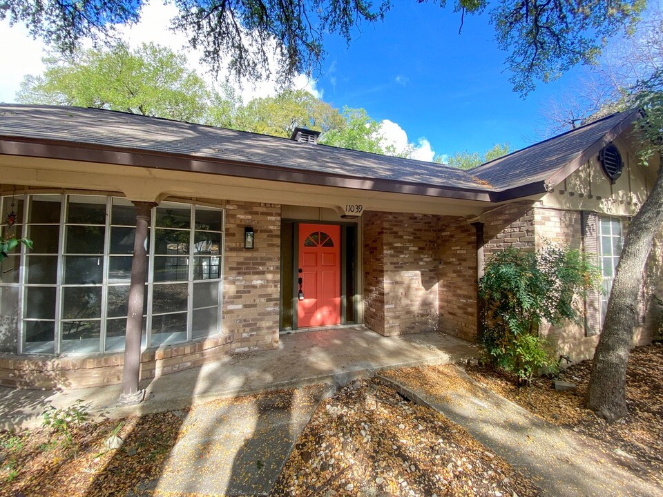 11039 Whisper Valley St in San Antonio, TX - Building Photo