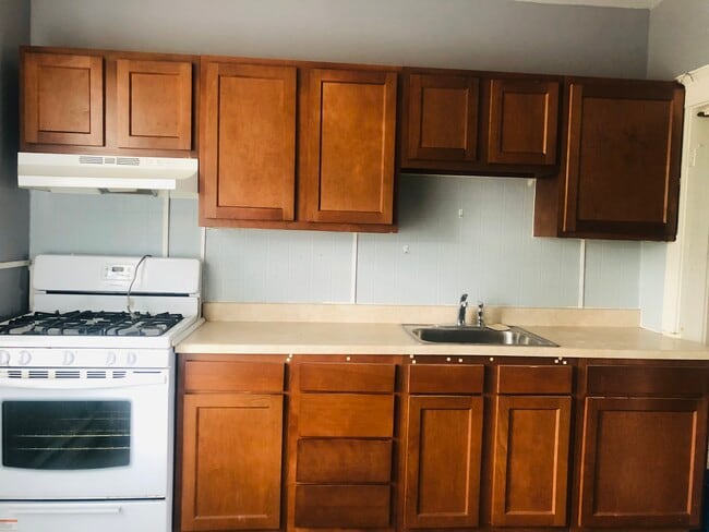 5342 Reisterstown Rd, Unit 2 in Baltimore, MD - Foto de edificio - Building Photo