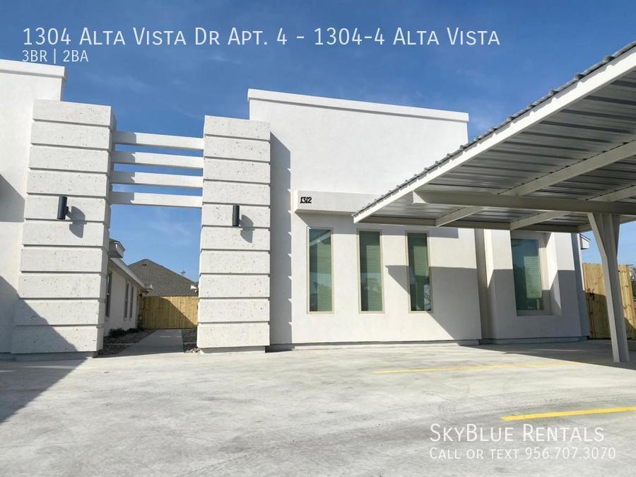1304 Alta Vista Dr in Progreso Lakes, TX - Building Photo