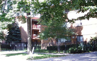 3132-3138 W Carmen Ave Apartments