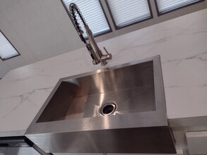 39784 S Thibodeaux Rd in Ponchatoula, LA - Foto de edificio - Building Photo