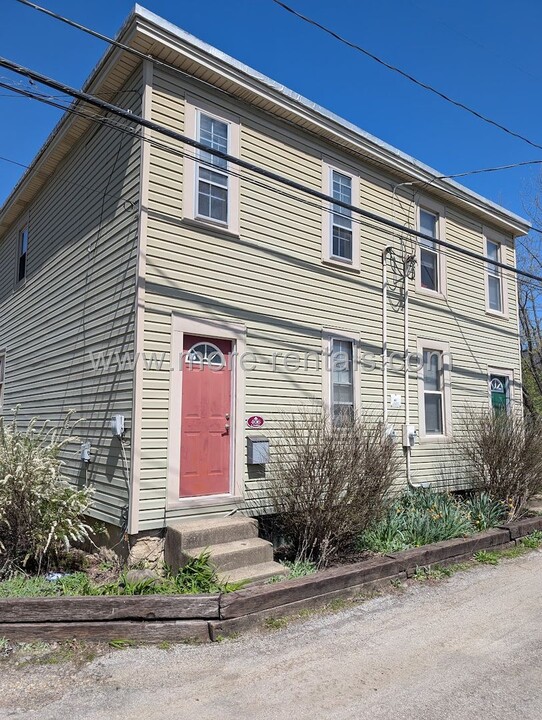 406-408 E Frankfort St in Columbus, OH - Foto de edificio