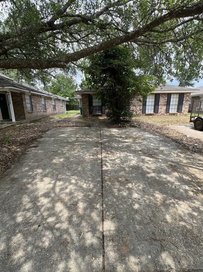 property at 1127 Willow Creek Dr