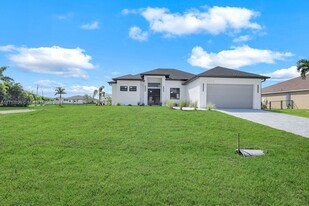 3400 NW 21st Terrace in Cape Coral, FL - Building Photo