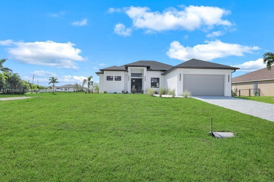 3400 NW 21st Terrace in Cape Coral, FL - Building Photo