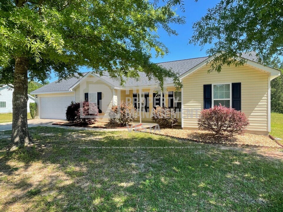 119 Lonesome Doe Cir in Kathleen, GA - Building Photo