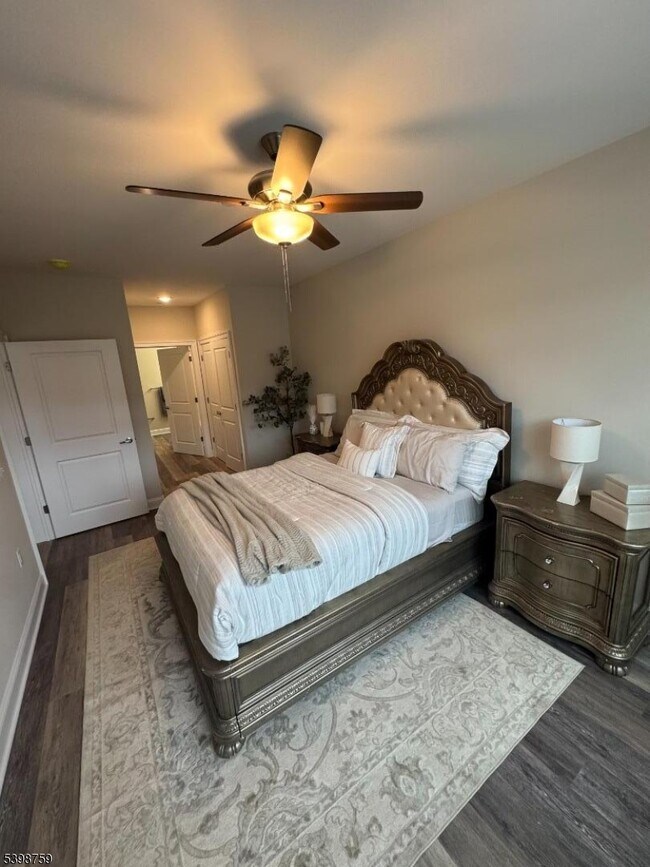 7 Theta Dr in Vernon, NJ - Foto de edificio - Building Photo