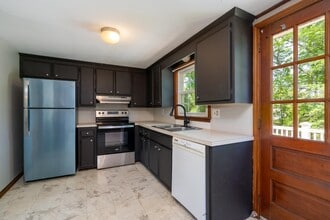 22 Chatham Cir in Salem, NH - Building Photo - Building Photo