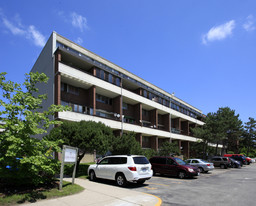 25 Sunny Glenway in Toronto, ON - Building Photo