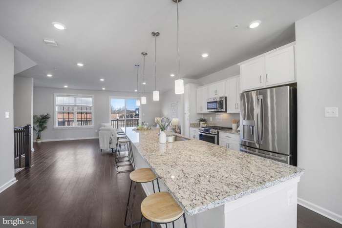 7172 Brick Kiln Cir in Beltsville, MD - Foto de edificio