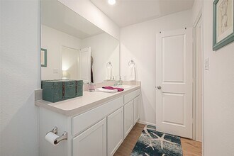 724 Cedar Gate Ln in La Marque, TX - Building Photo - Building Photo