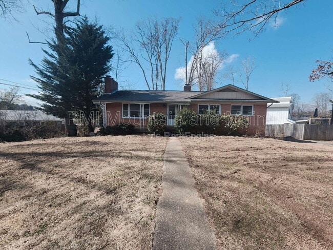 52 Blake Dr in Asheville, NC - Building Photo - Building Photo