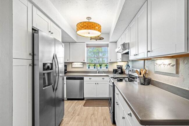 18081 SE Country Club Dr in Jupiter, FL - Building Photo - Building Photo