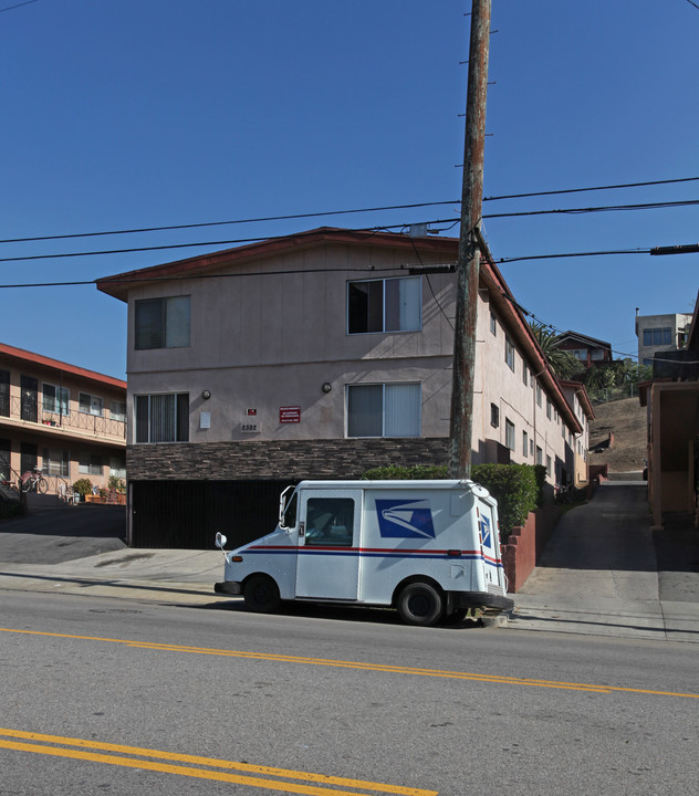 2322 Lincoln Park Ave in Los Angeles, CA - Building Photo