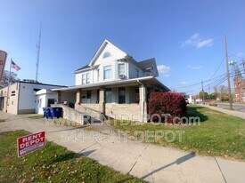 302 W State St in Princeton, IN - Building Photo