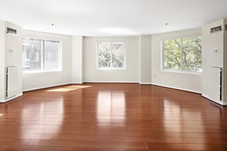 950 Massachusetts Ave, Unit 419 in Cambridge, MA - Building Photo - Building Photo