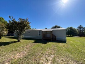 6135 Robin Rd in Crestview, FL - Building Photo