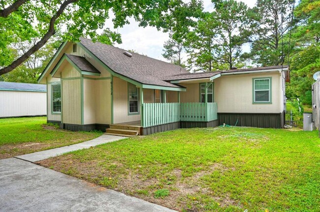 9574 Darkwood St in Willis, TX - Building Photo - Building Photo
