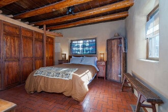 824A Canyon Rd in Santa Fe, NM - Building Photo - Building Photo