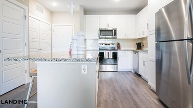 3060 Southcreek Blvd, Unit 9-206 in Orlando, FL - Building Photo - Building Photo