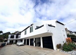 733 Alabama St in Huntington Beach, CA - Building Photo - Building Photo