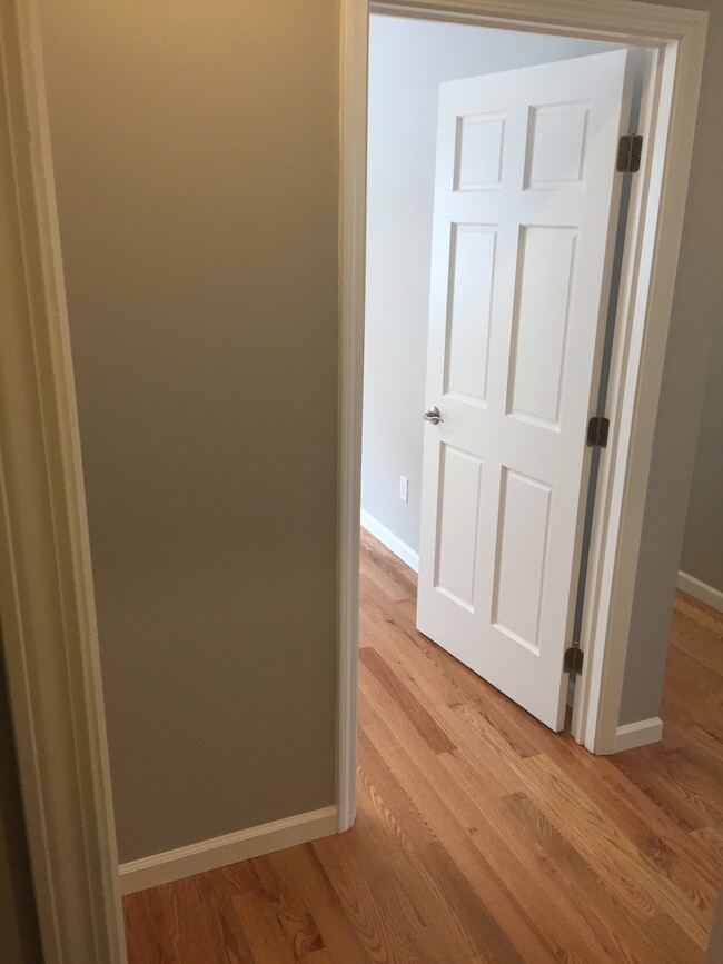136 E 8th Ave, Unit Apt. 1 in Homestead, PA - Foto de edificio - Building Photo
