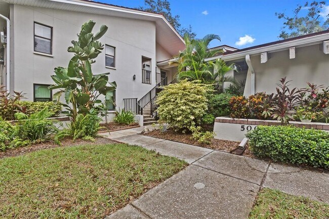 300 S Florida Ave in Tarpon Springs, FL - Foto de edificio - Building Photo