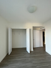 560 SW 3rd St, Unit C2 in Miami, FL - Building Photo - Building Photo