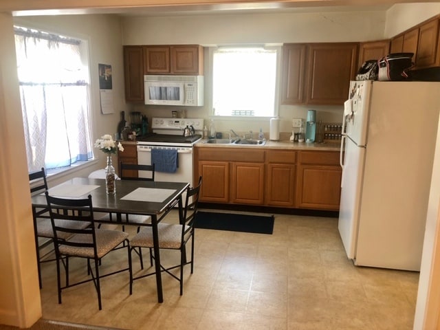 17 E Main St, Unit Front in Hummelstown, PA - Building Photo - Building Photo