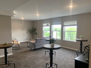 601 17th Avenue Southwest, Unit 211 in Cambridge, MN - Building Photo - Building Photo