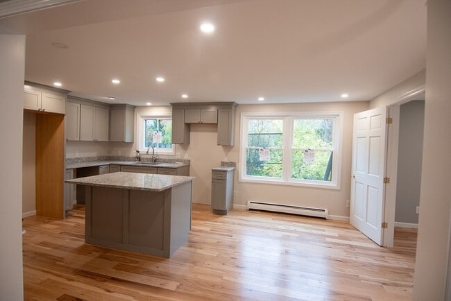 property at 2 Mountain Rd