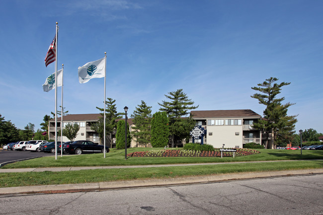 PONDEROSA VILLAGE in Columbus, OH - Building Photo - Building Photo