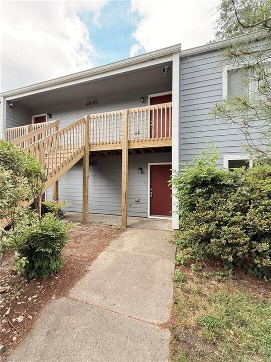 1184 -2-1A-2 Jamestown Rd in Williamsburg, VA - Building Photo