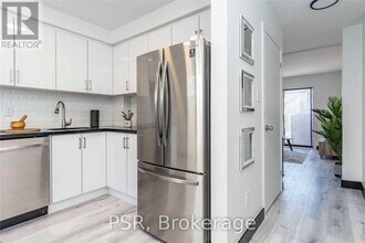 2 Blackthorn Ave in Toronto, ON - Building Photo - Building Photo