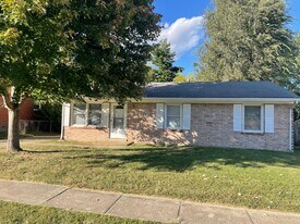 778 Nancy St in Versailles, KY - Building Photo