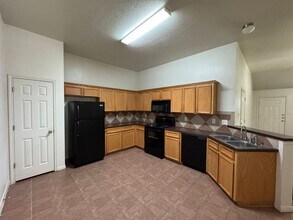 1204 Cinch Dr, Unit Unit A in Killeen, TX - Foto de edificio - Building Photo