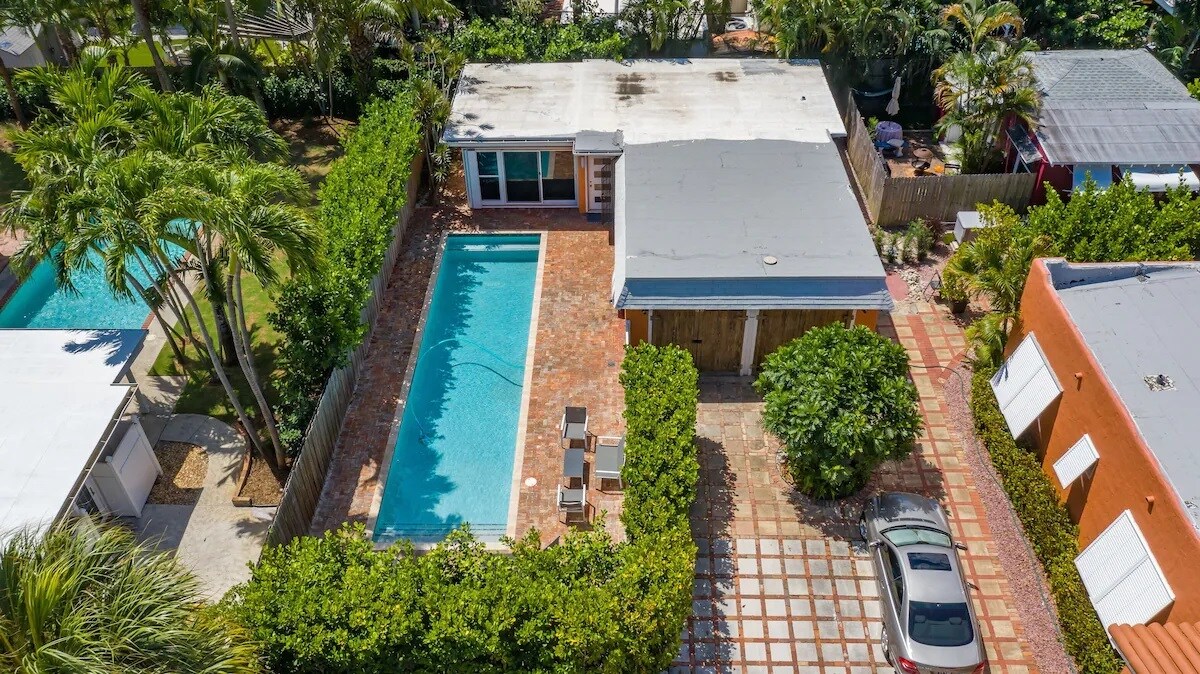 616 Claremore Dr in West Palm Beach, FL - Building Photo