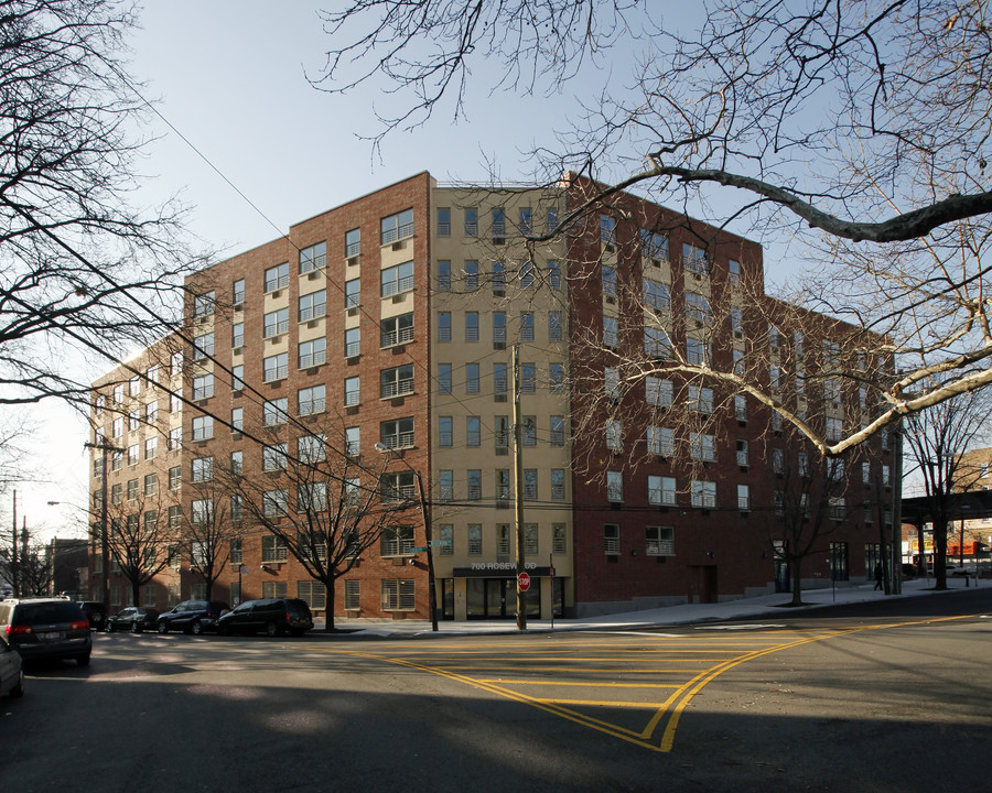 700 Rosewood St in Bronx, NY - Building Photo