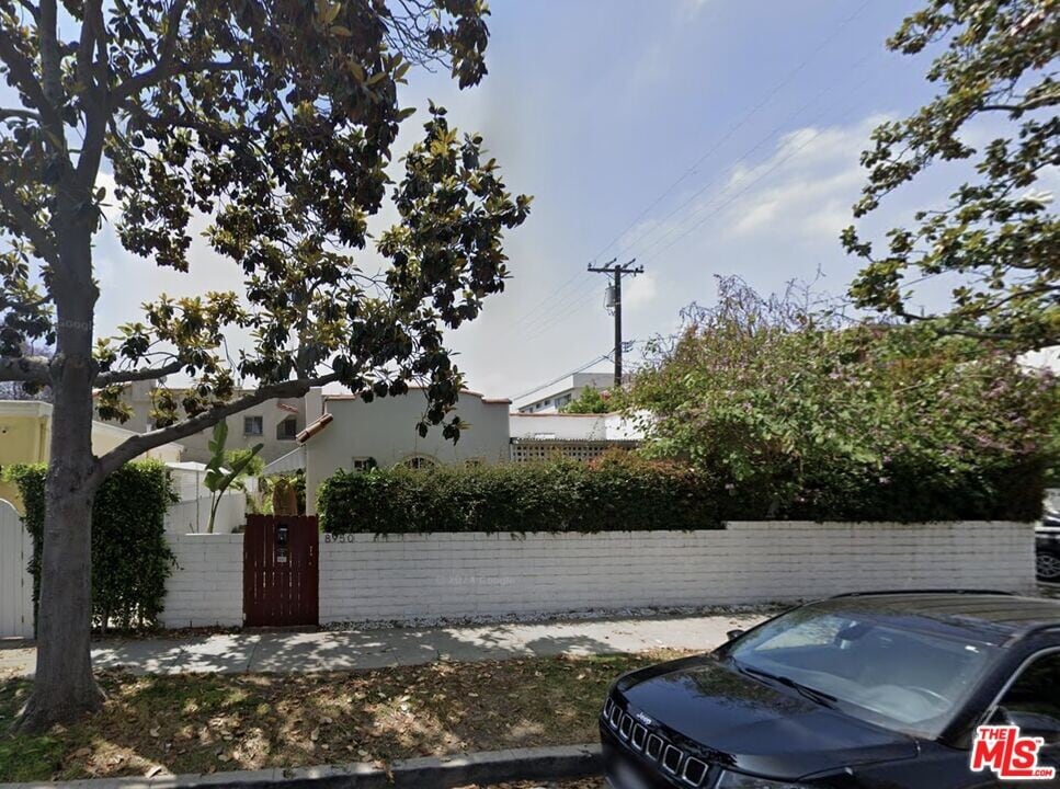 8950 Dayton Way in Beverly Hills, CA - Building Photo