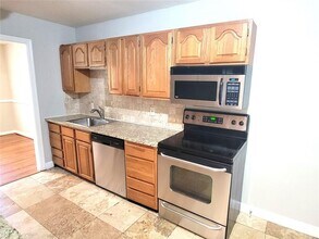 1061 Homewood Ct in Decatur, GA - Building Photo - Building Photo