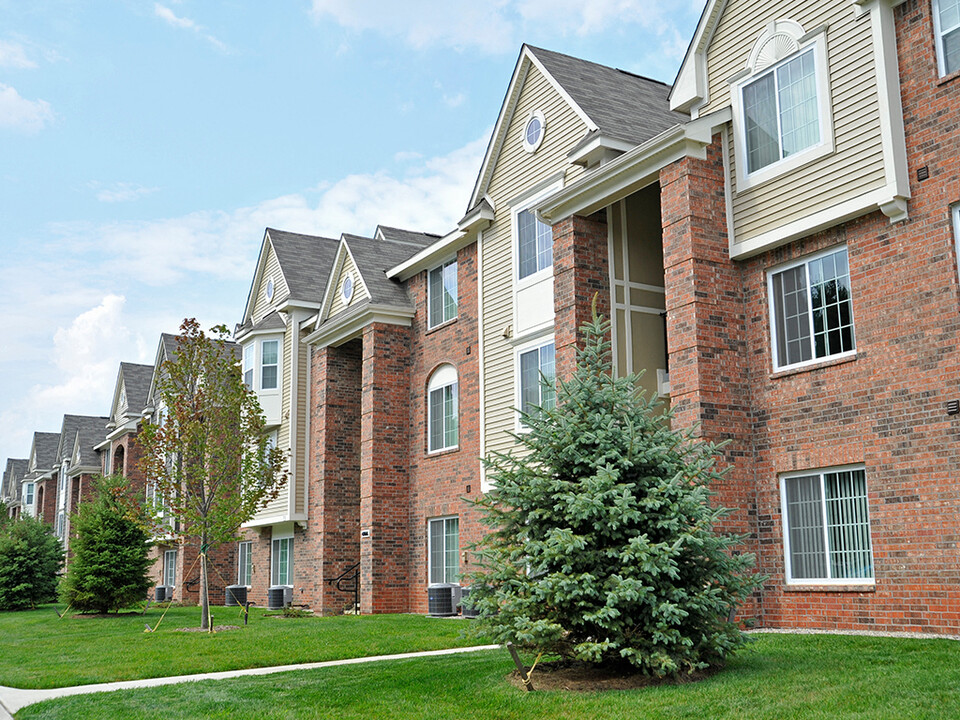 LakePointe Apartments in Batavia, OH - Building Photo