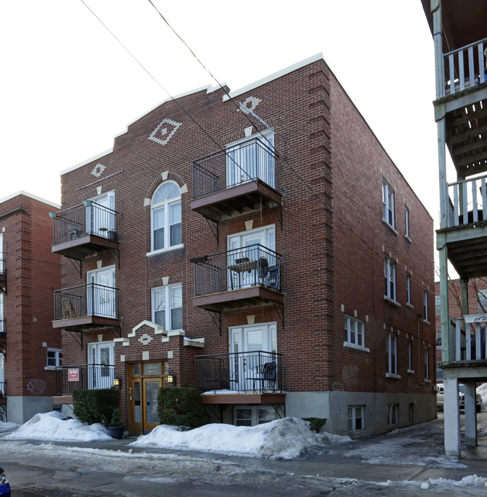 Aitken Apartments in Ottawa, ON - Building Photo