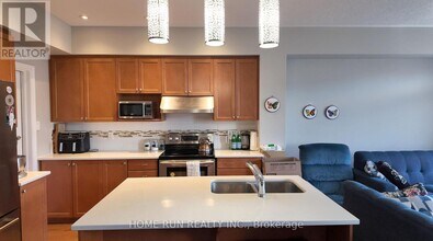 944 Fletcher Cir in Ottawa, ON - Building Photo - Building Photo