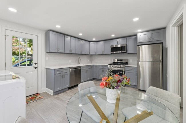 74 Forest St