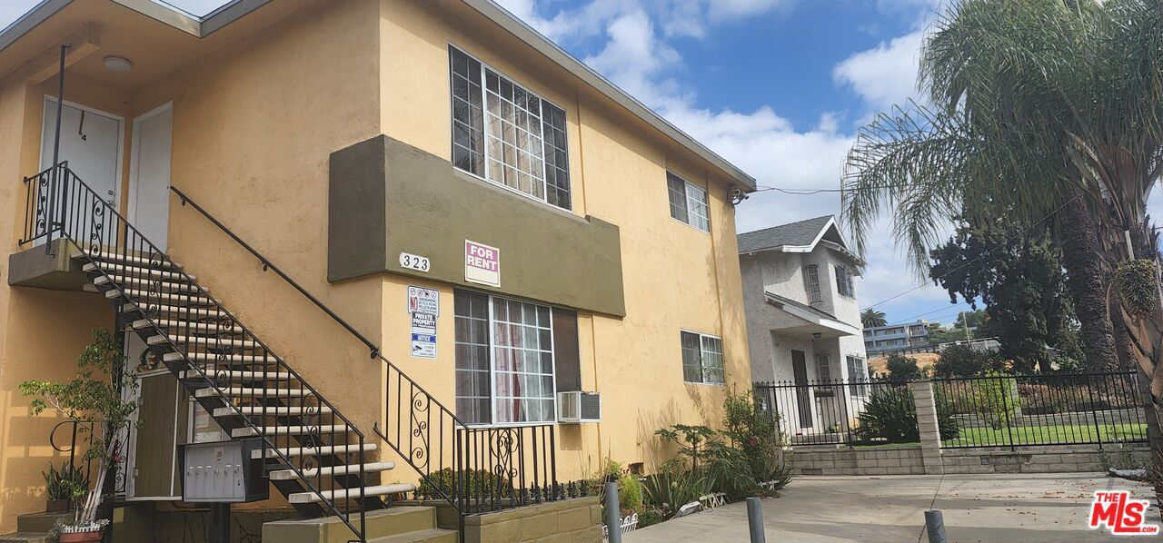 323 N Virgil Ave in Los Angeles, CA - Building Photo