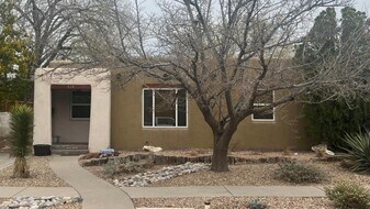 630 Bryn Mawr Dr NE in Albuquerque, NM - Building Photo