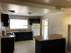 2320 E 16th St in Farmington, NM - Building Photo - Building Photo