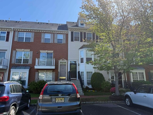property at 9 Crabapple Ct