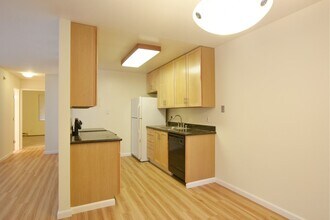505 Cypress Point Dr in Mountain View, CA - Building Photo - Building Photo