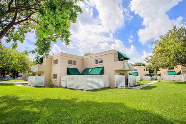14378 SW 96th Terrace in Miami, FL - Building Photo - Building Photo